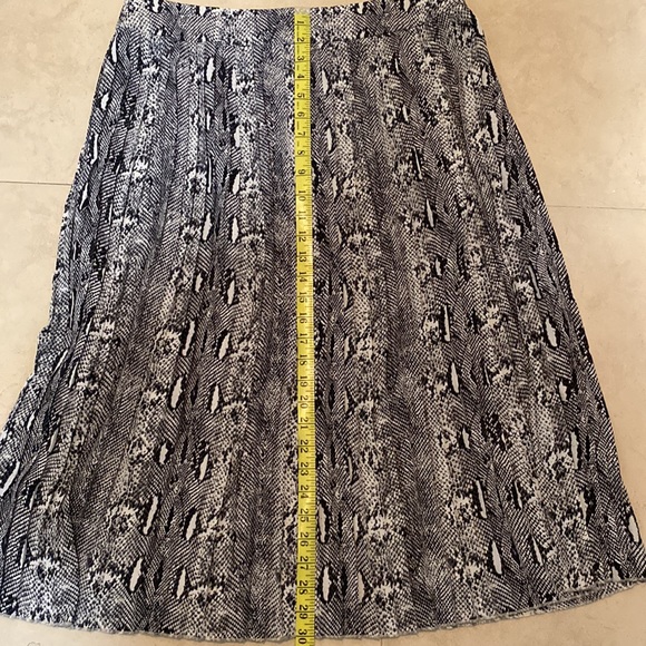 J Crew Midi Skirt - Picture 9 of 9
